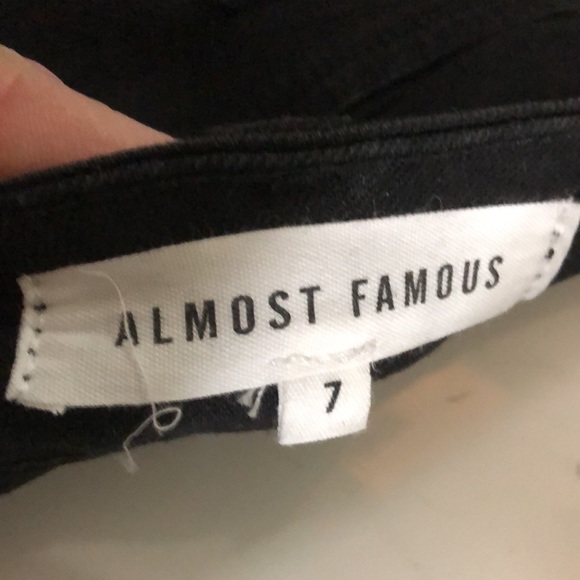Almost Famous Black Stretch Waist Cut Off Shorts size 7 - Picture 6 of 6